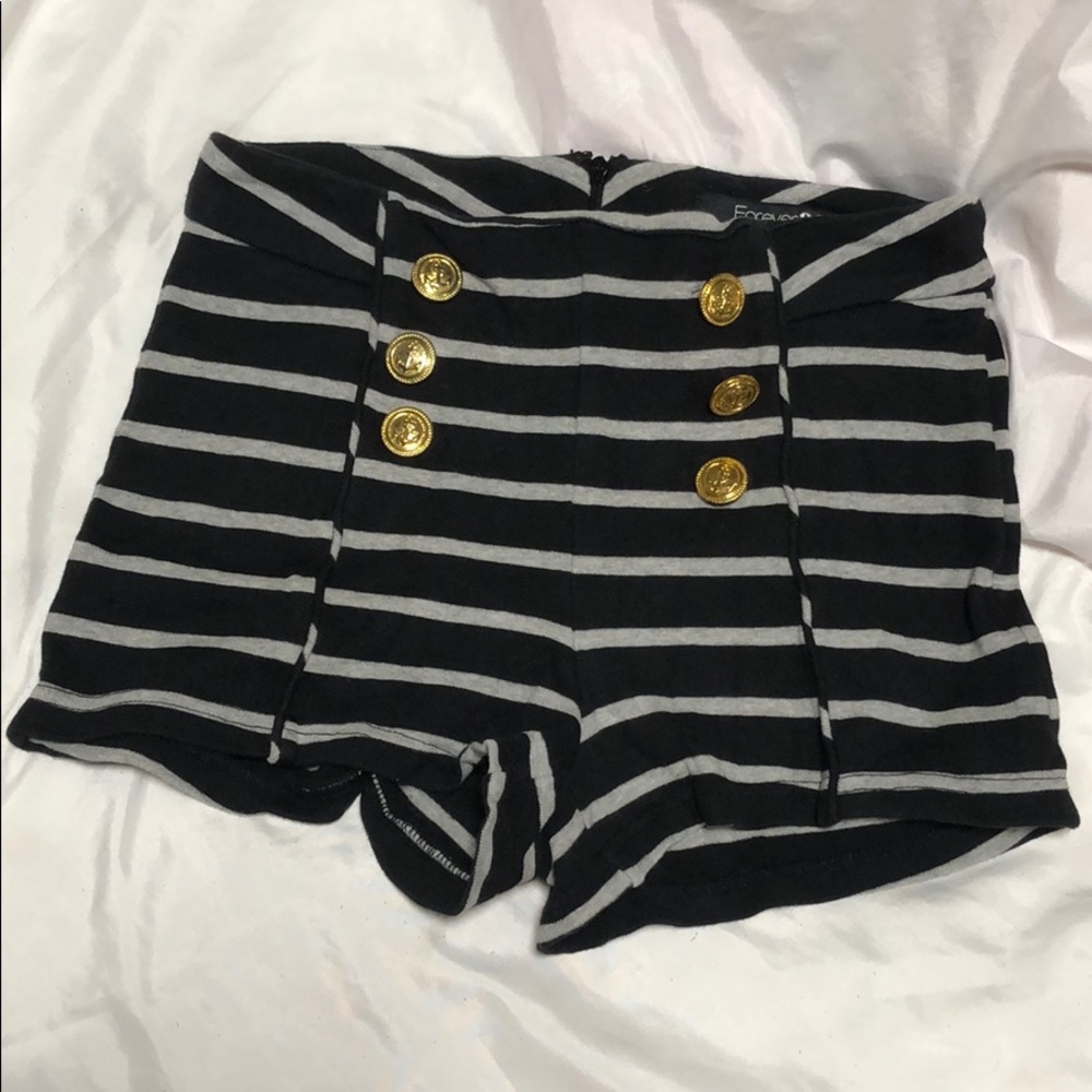 F21 High Wasit Navy Strip Shorts *SOLD